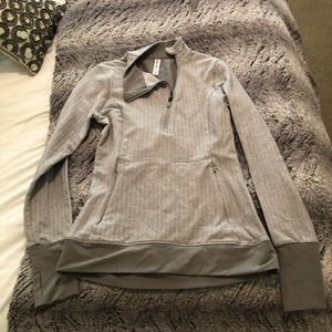 Long sleeve pull over